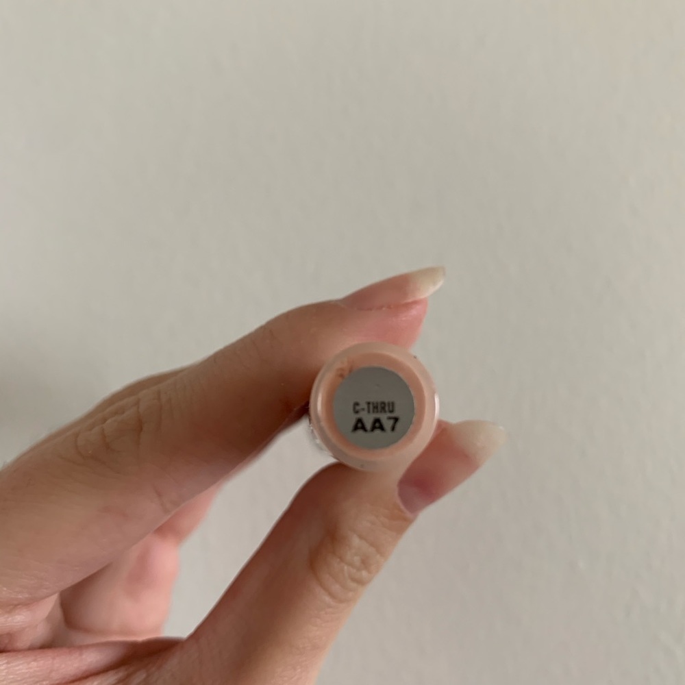 makeup bundle🤍 - Picture 5 of 8